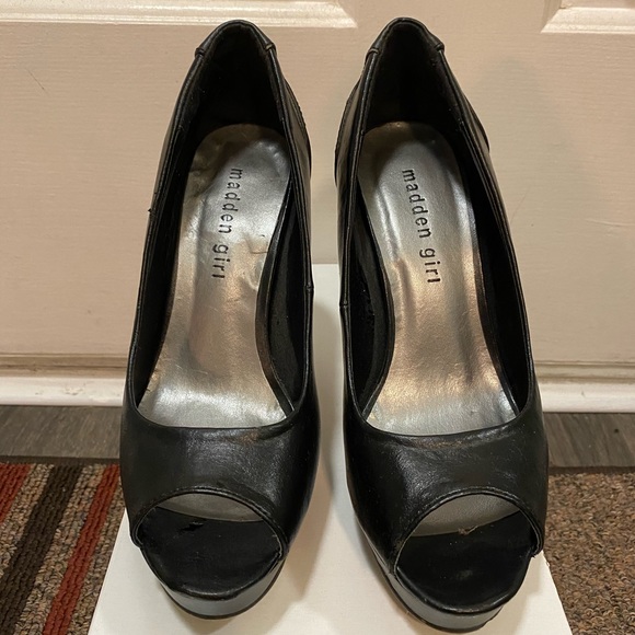 Peep Toe Heels - Picture 2 of 3